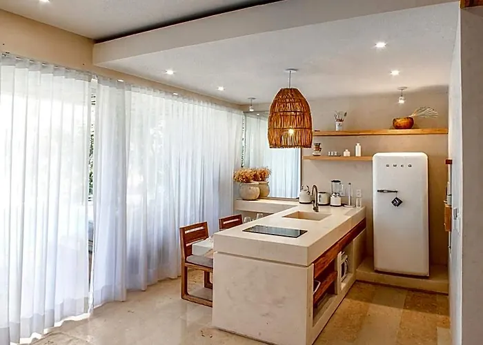 Jungle Chic 5*